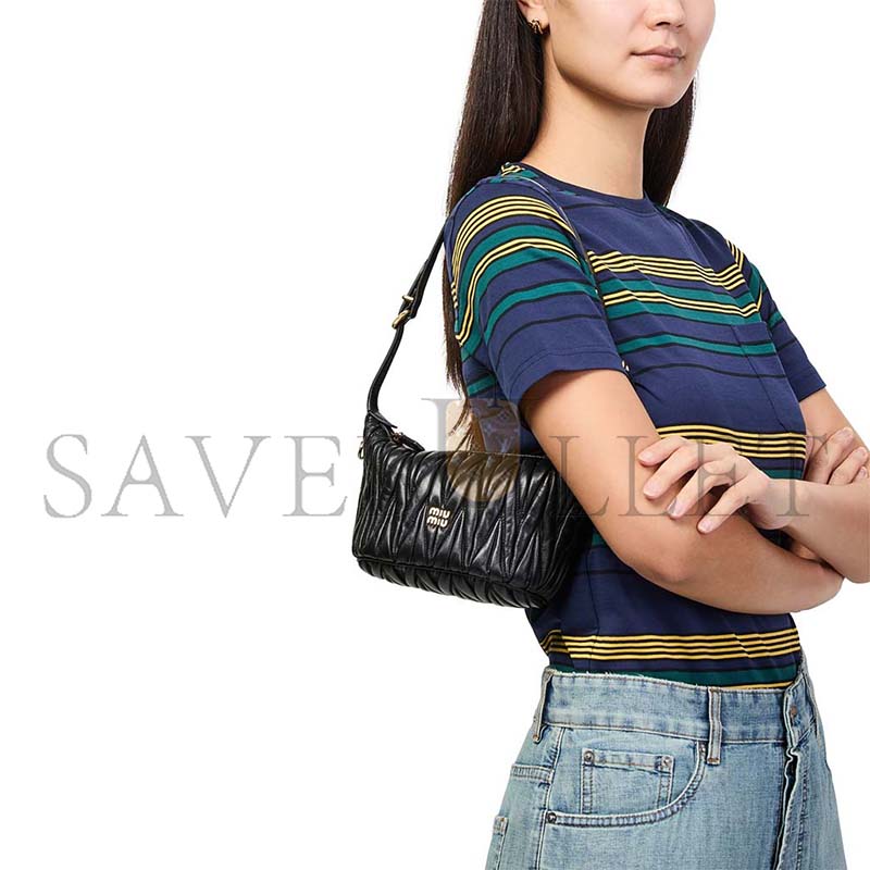 MIU MIU QUILTED NAPPA LEATHER POUCH 5NE026 (15*8.5*8cm)
